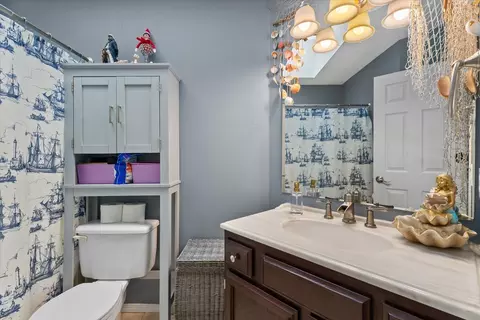 Bath - 20916 79th Ave E, Spanaway, WA 98387 photo 2 of 3