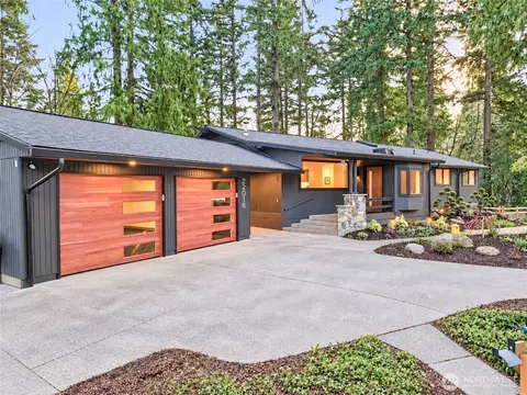 22016 Vine Rd, Brier, WA 98036