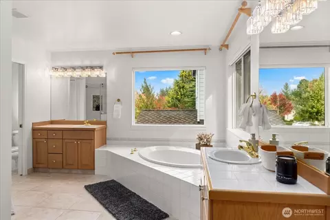 Bath - 3100 145th Pl SE, Mill Creek, WA 98012 photo 2 of 5