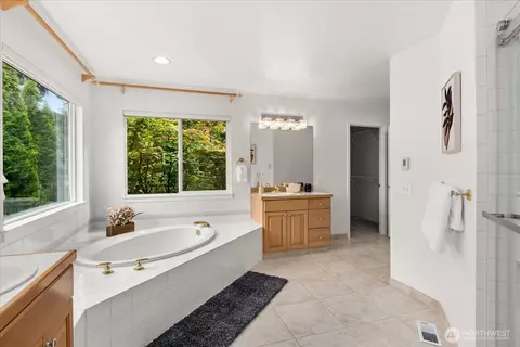 Bath - 3100 145th Pl SE, Mill Creek, WA 98012 photo 3 of 5