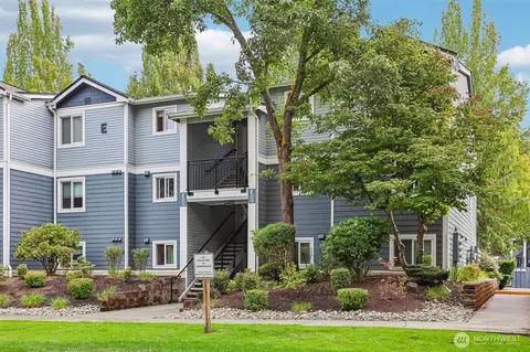 250 NW Dogwood St #E104, Issaquah, WA 98027