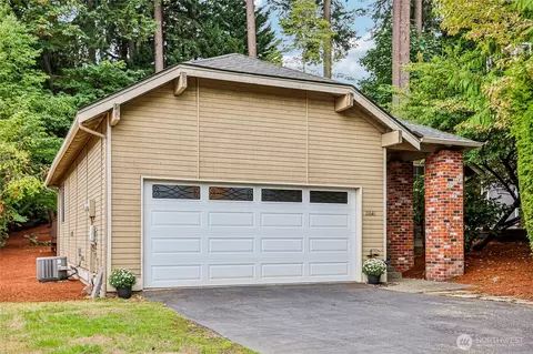 11641 NE 95th St, Kirkland, WA 98033