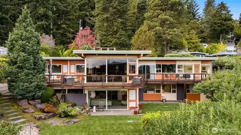 17059 16th Ave SW, Normandy Park, WA 98166