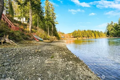 51 S Bayview Dr, Port Ludlow, WA 98365