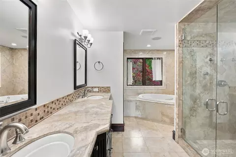 Bath - 8711 Talbot Rd, Edmonds, WA 98026 photo 2 of 4