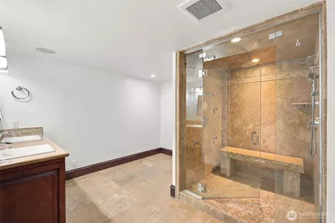 Bath - 8711 Talbot Rd, Edmonds, WA 98026 photo 3 of 4
