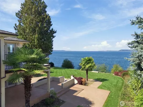 View/Area - 8711 Talbot Rd, Edmonds, WA 98026 photo 3 of 5