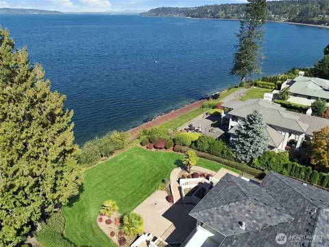 View/Area - 8711 Talbot Rd, Edmonds, WA 98026 photo 4 of 5