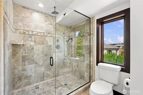 Bath - 8711 Talbot Rd, Edmonds, WA 98026 photo 4 of 4