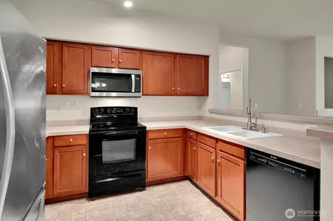 Kitchen - 14915 38th Dr SE #DD116, Bothell, WA 98012 photo 2 of 2