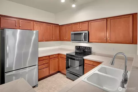 Kitchen - 14915 38th Dr SE #DD116, Bothell, WA 98012 photo 1 of 2