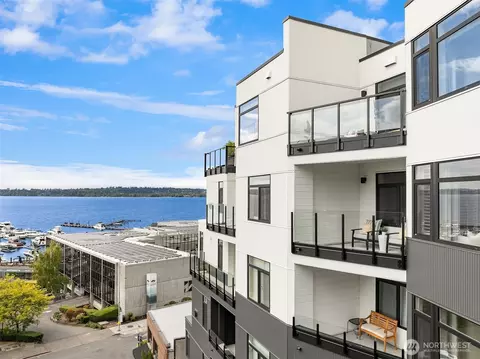 108 2nd Ave S #403, Kirkland, WA 98033