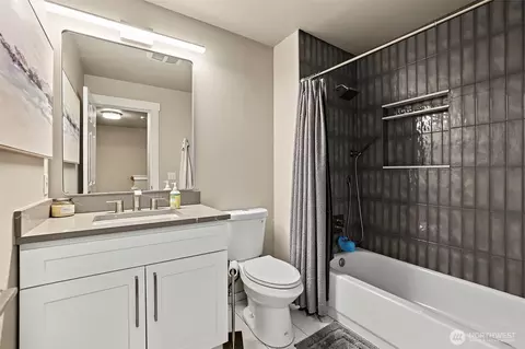 Bath - 1131 115th St SW #E2, Everett, WA 98204 photo 2 of 3