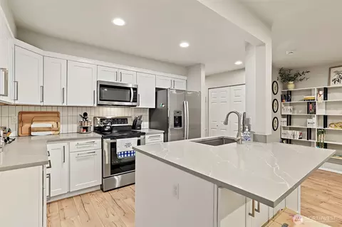 Kitchen - 1131 115th St SW #E2, Everett, WA 98204 photo 6 of 6