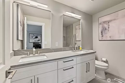 Bath - 1131 115th St SW #E2, Everett, WA 98204 photo 3 of 3
