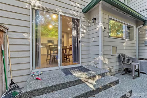 Exterior - 1131 115th St SW #E2, Everett, WA 98204 photo 3 of 5
