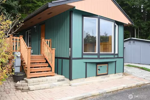 1438 NE Steele Creek Dr #102, Bremerton, WA 98311