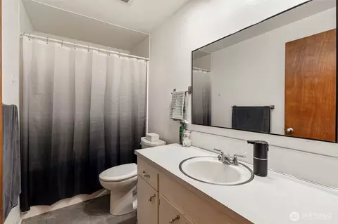 Bath - 1003 E St, Vader, WA 98593 photo 1 of 1
