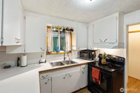 Kitchen - 1003 E St, Vader, WA 98593 photo 3 of 4