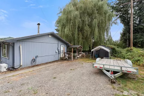 Exterior - 1003 E St, Vader, WA 98593 photo 7 of 9