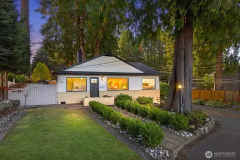 825 NW 180th St, Shoreline, WA 98177