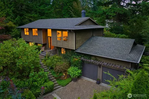 21803 NE 17th Ct, Sammamish, WA 98074