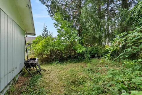 Exterior - 1222 Crescent, Raymond, WA 98577 photo 3 of 4