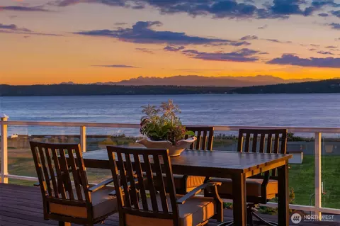 2106 Breezy Point Rd, Camano Island, WA 98282