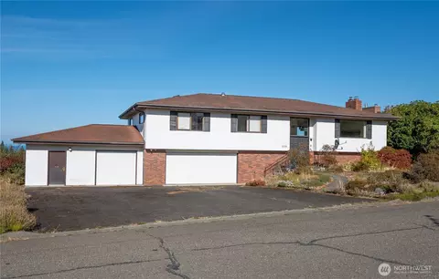 1713 E Fourth, Port Angeles, WA 98362