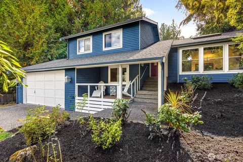 Exterior - 316 160th Pl SE, Bothell, WA 98012 photo 2 of 10