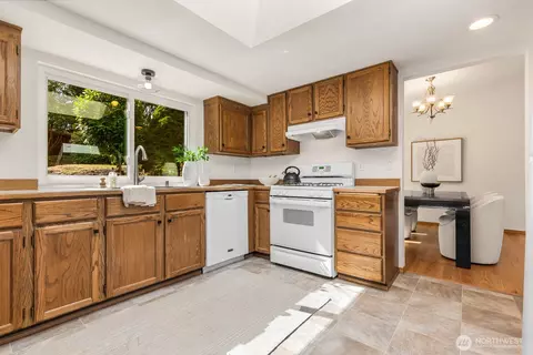 Kitchen - 316 160th Pl SE, Bothell, WA 98012 photo 4 of 4
