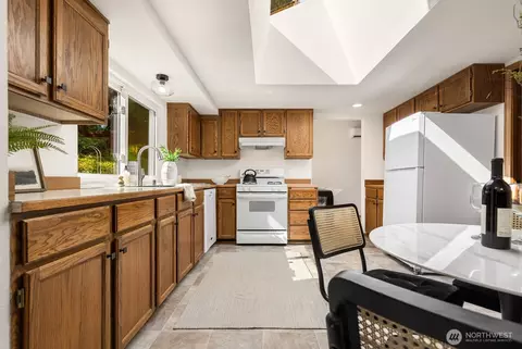 Kitchen - 316 160th Pl SE, Bothell, WA 98012 photo 2 of 4
