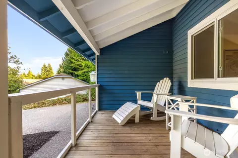 Exterior - 316 160th Pl SE, Bothell, WA 98012 photo 6 of 10