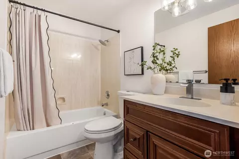 Bath - 316 160th Pl SE, Bothell, WA 98012 photo 2 of 2