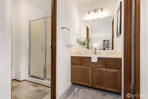 Bath - 316 160th Pl SE, Bothell, WA 98012 photo 1 of 2