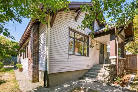 4743 5th Ave NE, Seattle, WA 98105