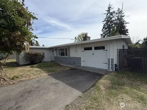 712 141st St E, Tacoma, WA 98445