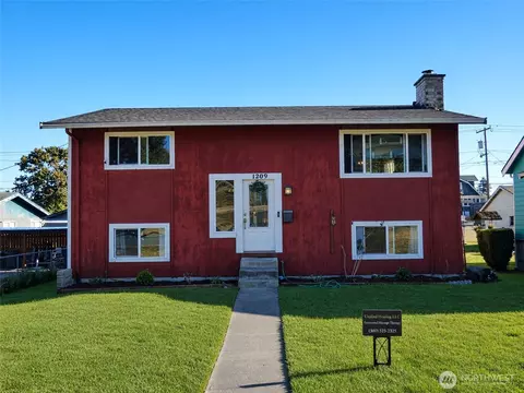 1209 E 5th St, Port Angeles, WA 98362