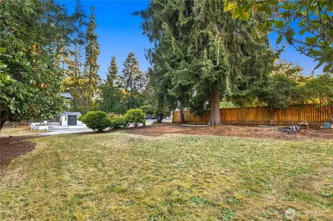 Exterior - 2826 York Rd, Everett, WA 98204 photo 11 of 14