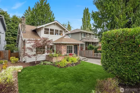 2534 NE 94th St, Seattle, WA 98115