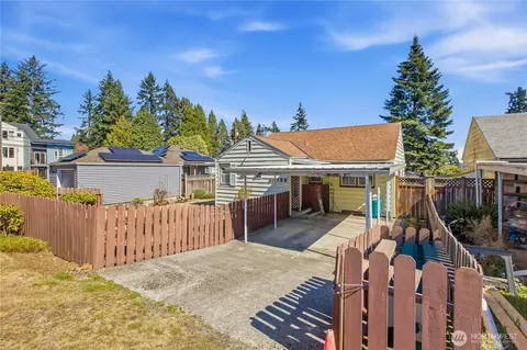 11752 20th Ave NE, Seattle, WA 98125