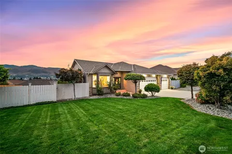 824 Briarwood Ter, East Wenatchee, WA 98802