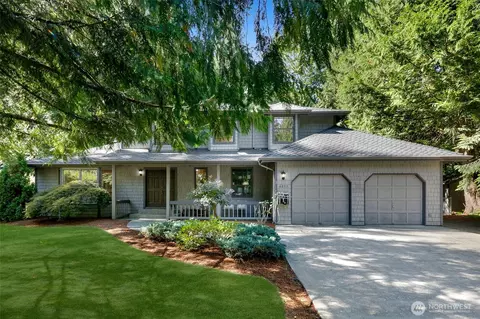 6833 207th Ave NE, Redmond, WA 98052