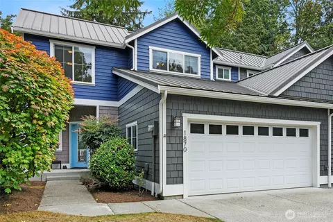 1870 Sakai Village Loop #28, Bainbridge Island, WA 98110