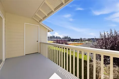 Exterior - 1450 Mountain View Dr, Enumclaw, WA 98022 photo 3 of 6