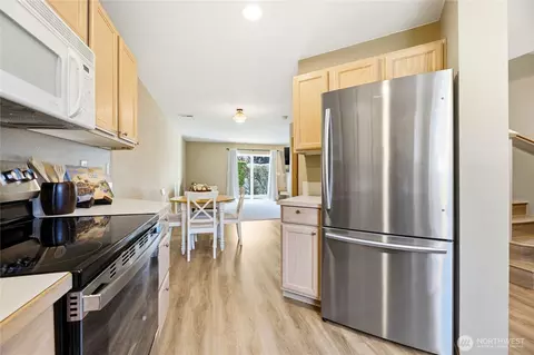 Kitchen - 1450 Mountain View Dr, Enumclaw, WA 98022 photo 4 of 4