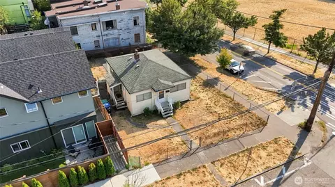 View/Area - 1403 E Alder St, Seattle, WA 98122 photo 2 of 10