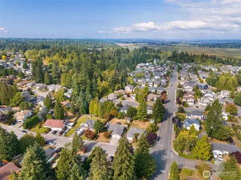 View/Area - 5017 120th Pl SE, Everett, WA 98208 photo 3 of 6
