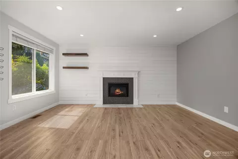 Living - 5017 120th Pl SE, Everett, WA 98208 photo 6 of 6