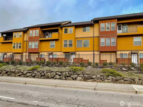 12228 SE Petrovitsky Rd #2B, Renton, WA 98058
